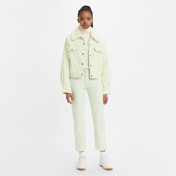 Levi’s Wedgie Straight Fit Corduroy Women’s Pants - Picture 2 of 6